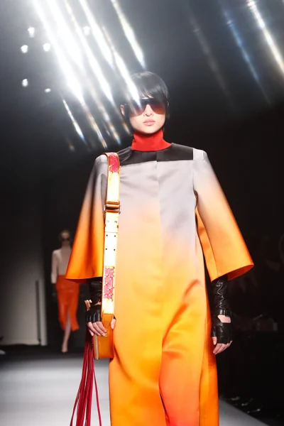 Look 2